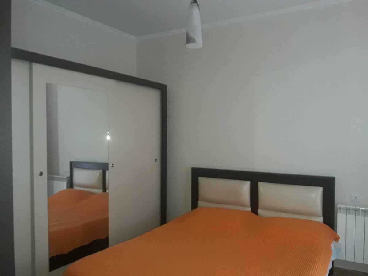 Apartament In The Centre บาทูมิ ภายนอก รูปภาพ