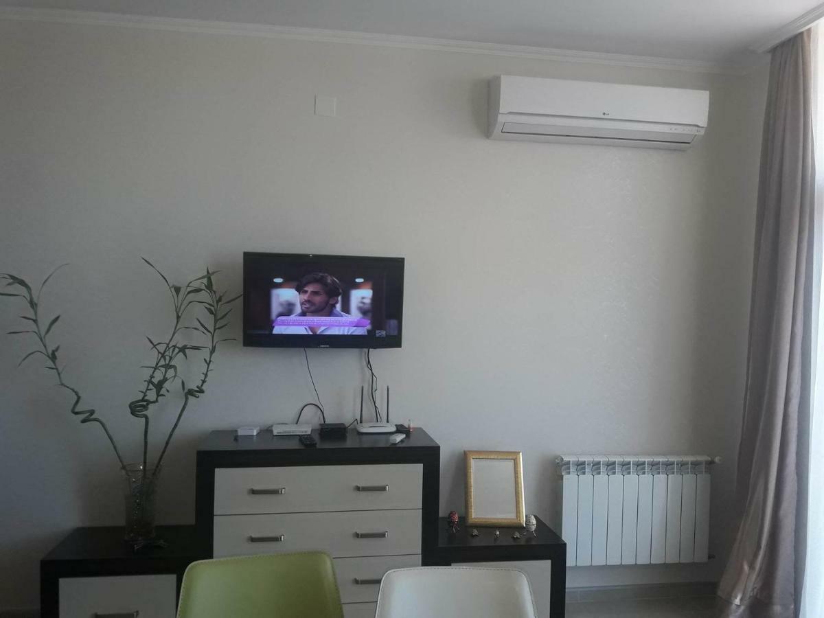 Apartament In The Centre บาทูมิ ภายนอก รูปภาพ