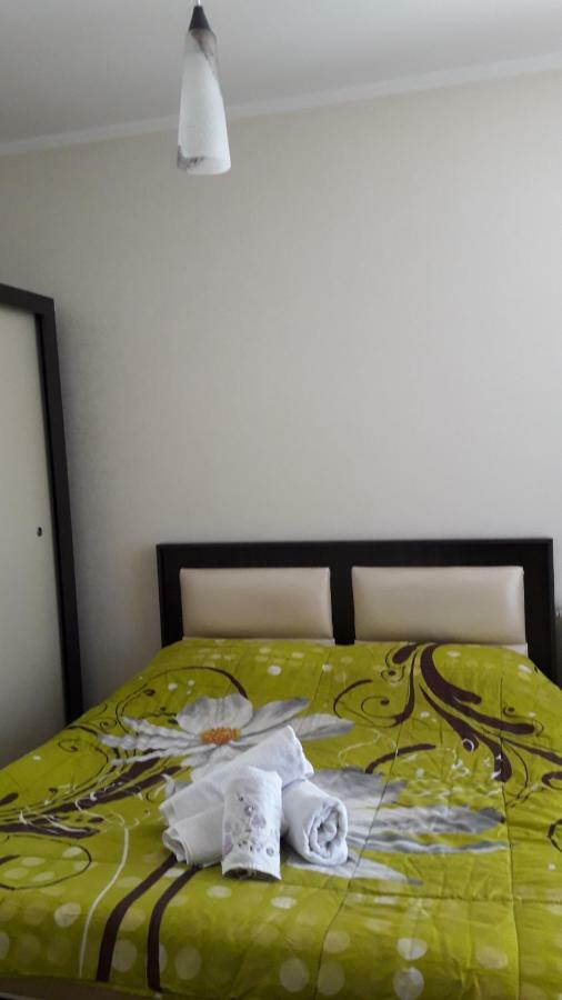 Apartament In The Centre บาทูมิ ภายนอก รูปภาพ